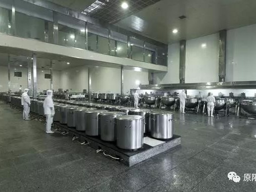 食品供应不断档，疫情防控不放松。